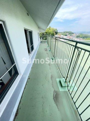 バルコニー　お洗濯にも便利なバルコニー付き