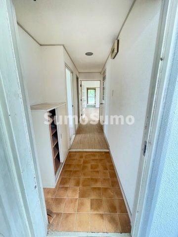 玄関　収納もある玄関です