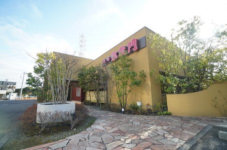 飲食店　凱旋門高品店（飲食店）まで494m