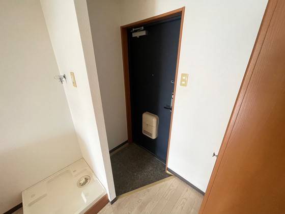 玄関　※別部屋の写真です