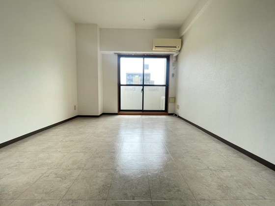 居室・リビング　※別部屋の写真です