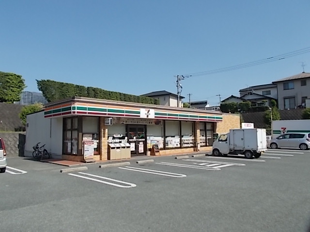 コンビニ　セブンイレブンテレビ熊本前店（コンビニ）まで740m