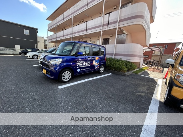 駐車場　エントランス