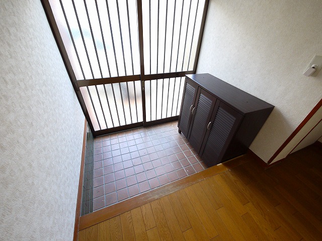 バルコニー　暖かな日差しのふりそそぐバルコニー