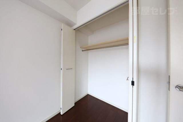 収納　７０１号室の写真です（反転タイプ）