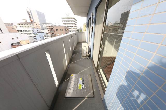 バルコニー　７０１号室の写真です（反転タイプ）
