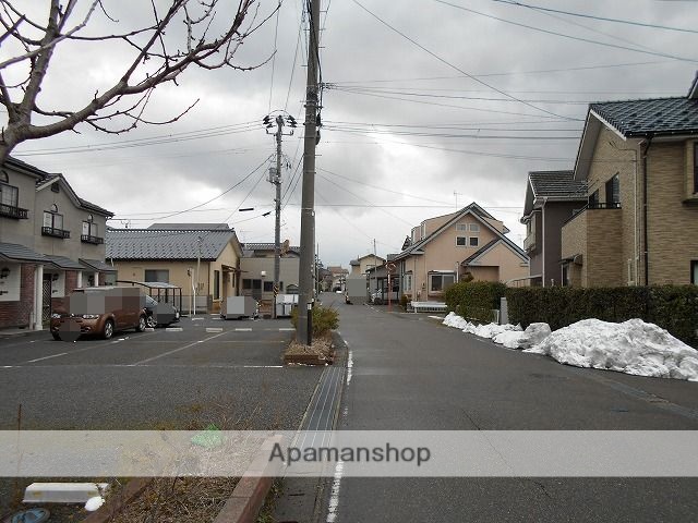 その他　前面道路（その他）まで0m