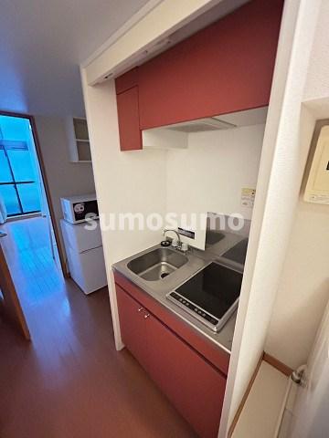 キッチン　コンパクトなキッチンで掃除もラクラク