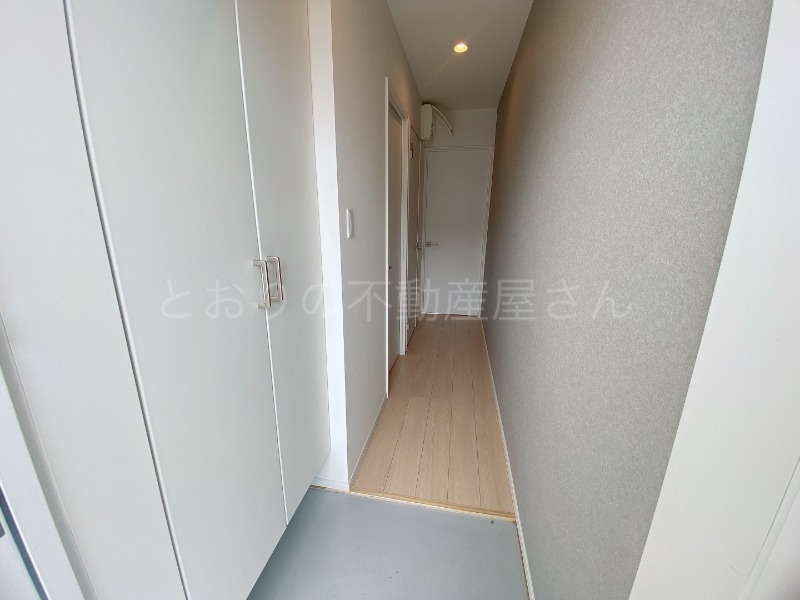 玄関　※カラーが異なる場合があります。