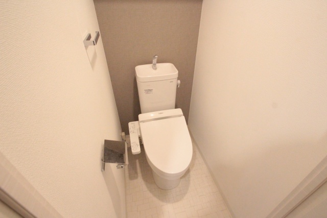 トイレ　※別室の参考写真の為、現況優先です。