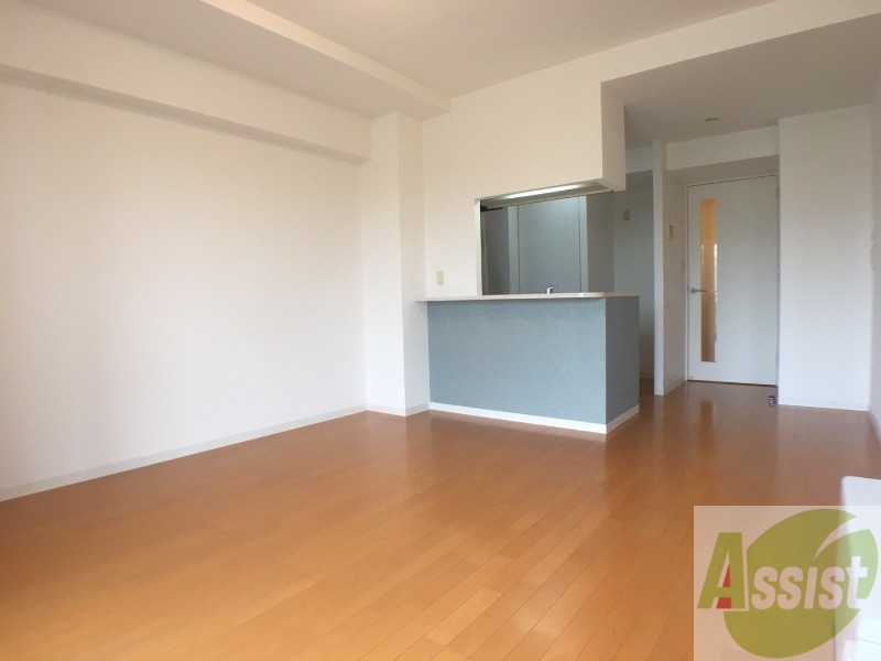 居室・リビング　広くてキレイなお部屋が広がっていて、充実した生活が送れそう。