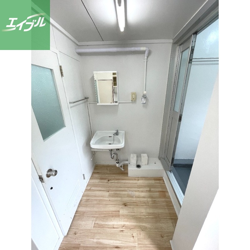 洗面設備　※別号室写真となります。