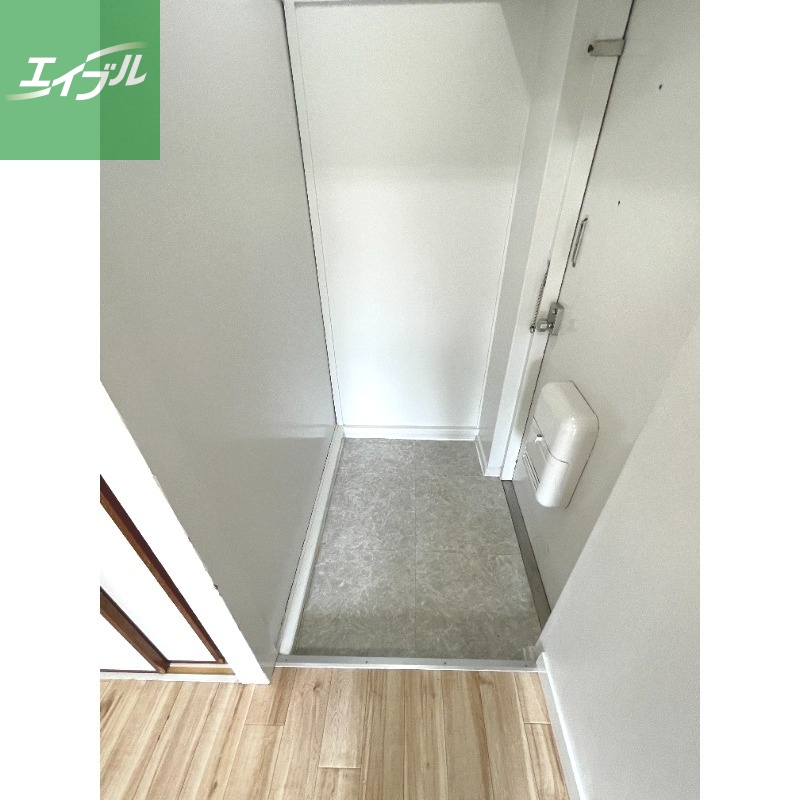 玄関　※別号室写真となります。