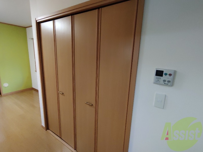 収納　クローゼットがありました。お洋服や荷物はここへ