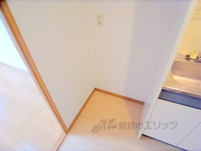 その他部屋・スペース　キッチン台簿横には冷蔵庫が置けます。