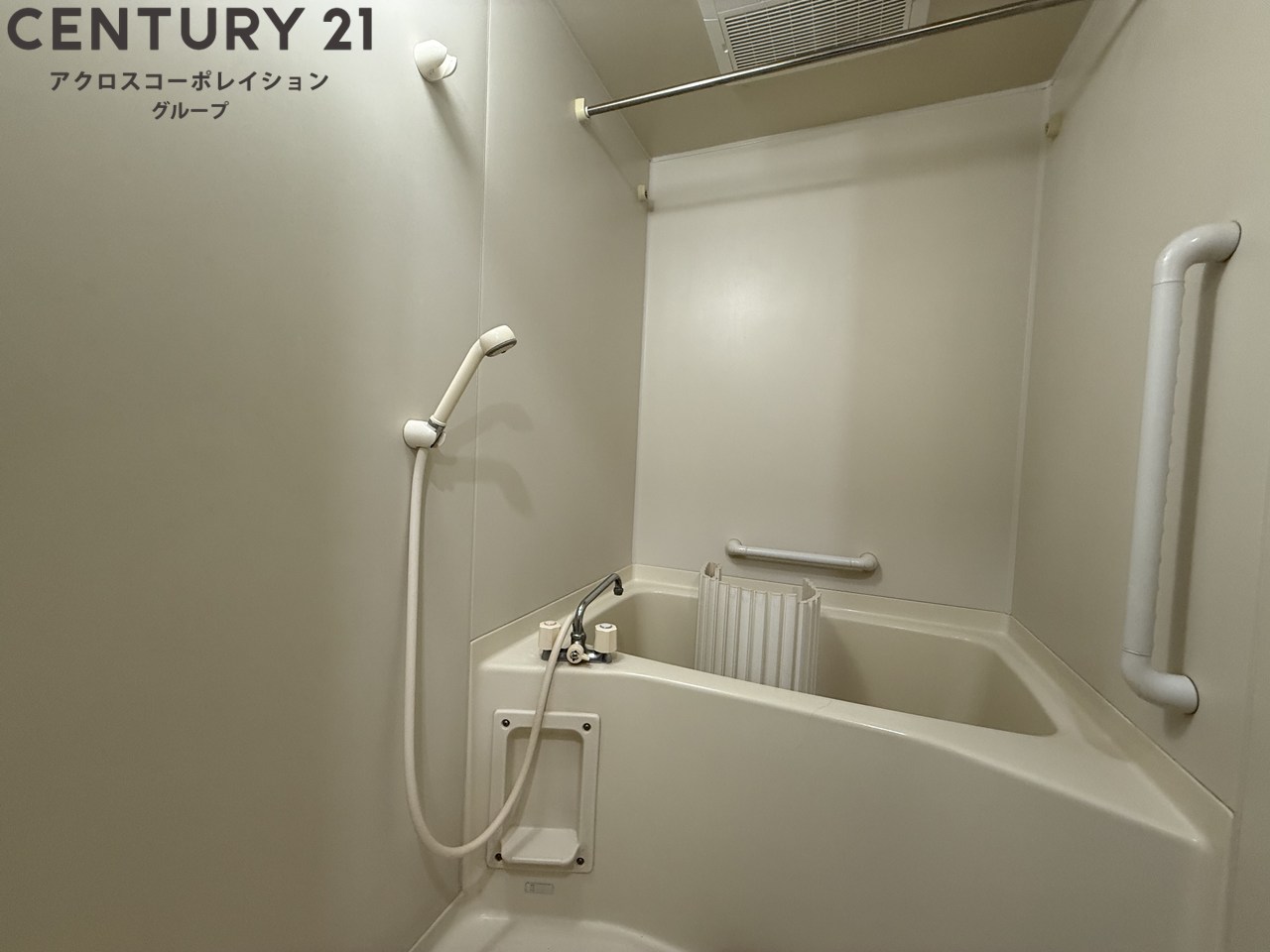 バス・シャワールーム　浴室乾燥機付き！