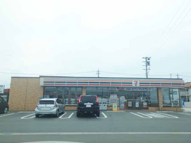 コンビニ　セブンイレブン松阪中道町店（コンビニ）まで308m