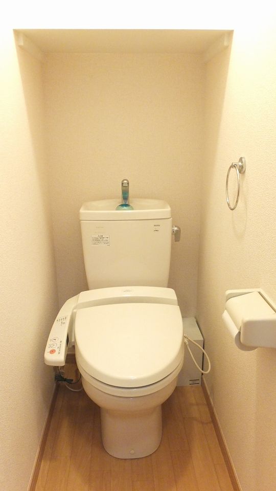 トイレ　ウォシュレット機能付き