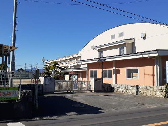 小学校　小美玉市市立羽鳥小学校（小学校）まで345m