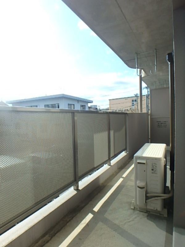 バルコニー　図面と現状に相違がある場合には現状を優先