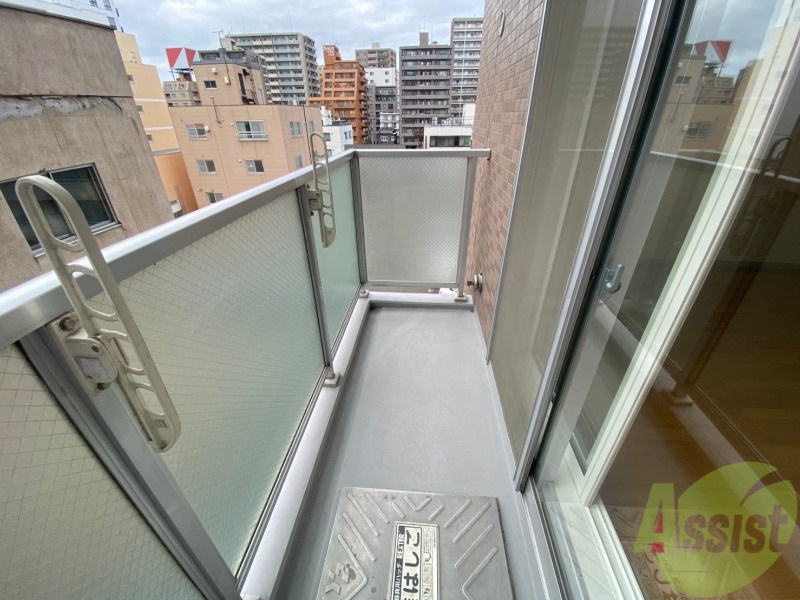 バルコニー　窓を開けると風通しも良く、気分も上がりそう！