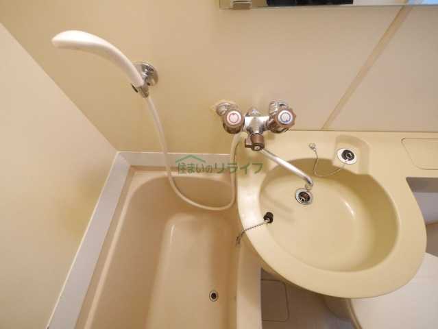 洗面設備　※参考写真です。似た間取り・他部屋の写真となります。