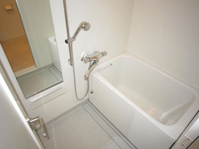 バス・シャワールーム　追い焚き・浴室乾燥機付きバスルーム