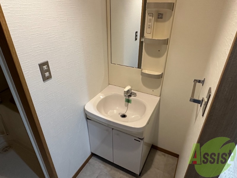 洗面設備　独立洗面ってあるとないとで大違い。朝の準備に必要です。