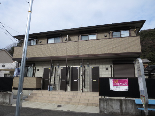 建物外観　１フロア２住戸・全戸南向き