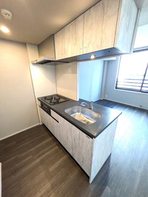 キッチン　◆３口ガスコンロ付き・対面システムキッチン◆