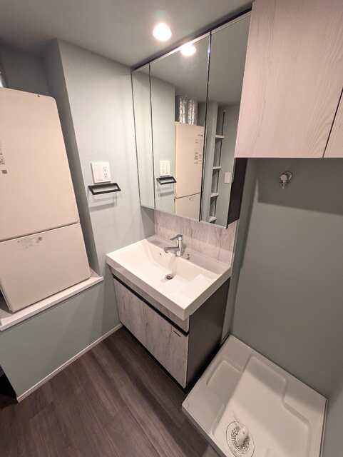 洗面設備　◆朝の支度に便利な洗髪洗面化粧台◆