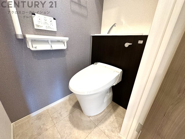 トイレ　温水洗浄便座機能付き☆