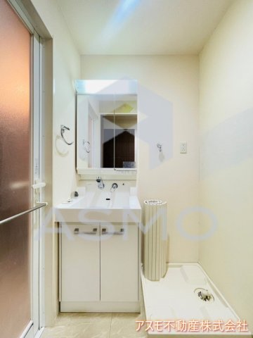 洗面設備　同マンション別部屋　参考写真