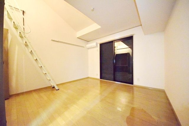 居室・リビング　★天井高いです★