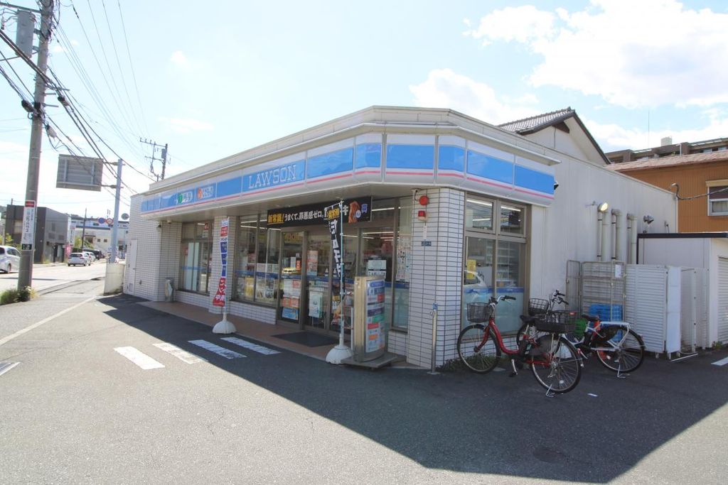 コンビニ　ローソン大船4丁目店（コンビニ）まで370m