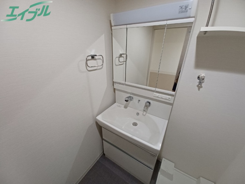 洗面設備　同型参考写真