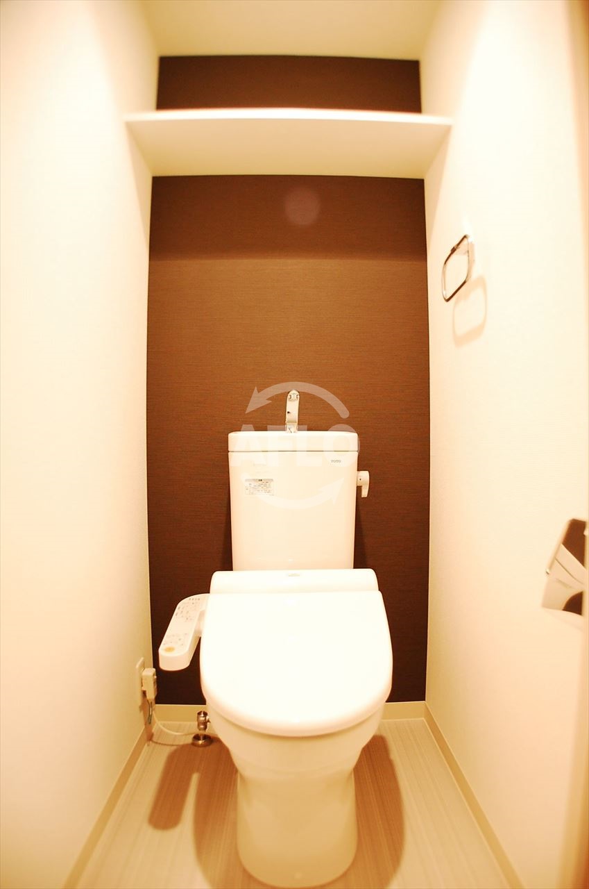 トイレ　アドバンス難波西アクア　温水洗浄便座