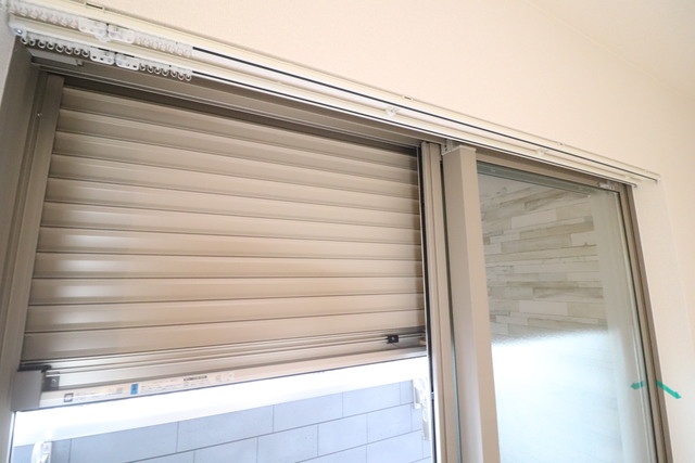 バルコニー　シャッター雨戸