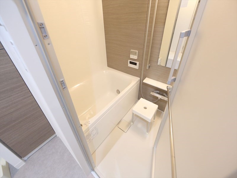 バス・シャワールーム　浴室暖房乾燥機付　追い焚き・オートバス機能付お風呂