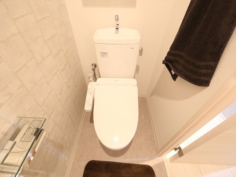 トイレ　温水洗浄暖房便座付トイレ