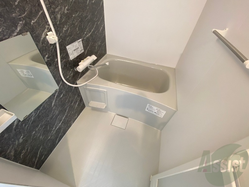 バス・シャワールーム　お風呂になります。一日の疲れを癒してくださいね。