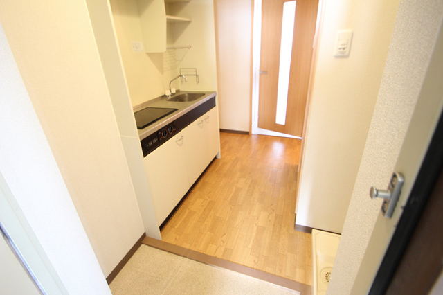 玄関　※別室の参考写真の為、現況優先です。