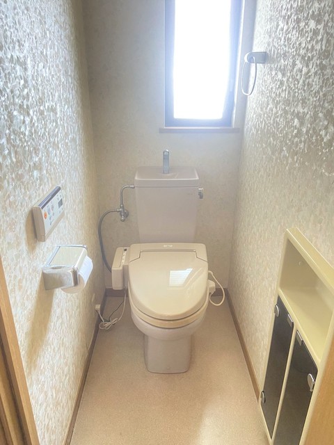 トイレ　温水洗浄便座