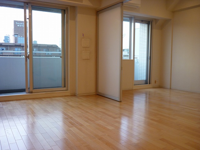 居室・リビング　「LDK12.8帖」