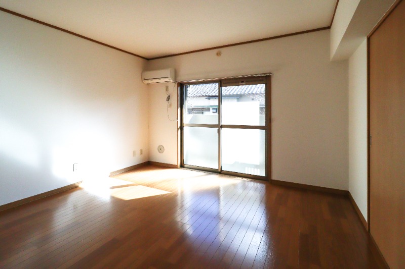 居室・リビング　図面と現状に相違がある場合には現状を優先