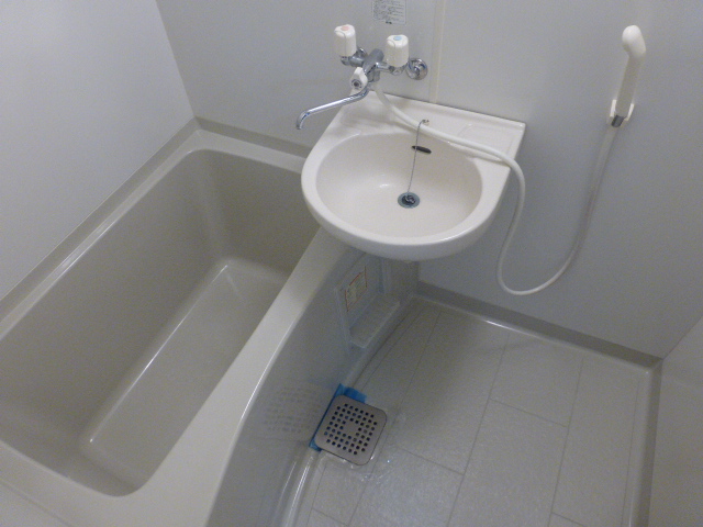 バス・シャワールーム　給湯式バスルーム