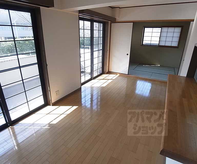 居室・リビング　広々したリビング