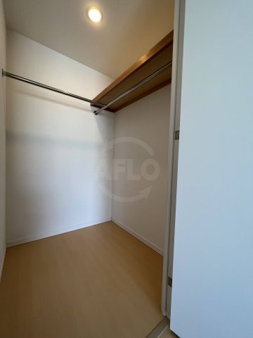 その他　アンビエンテ四ツ橋　ウォークインクローゼット