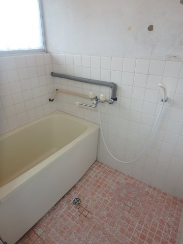 バス・シャワールーム　居住中の為、同タイプのお部屋です。