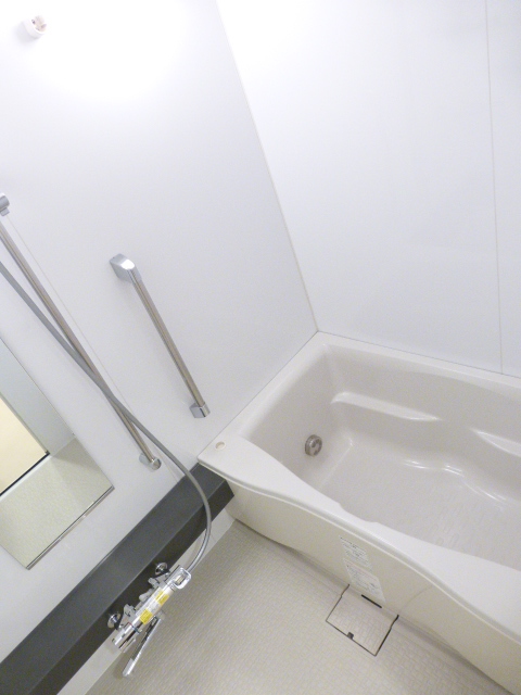 バス・シャワールーム　同マンション別部屋参照。